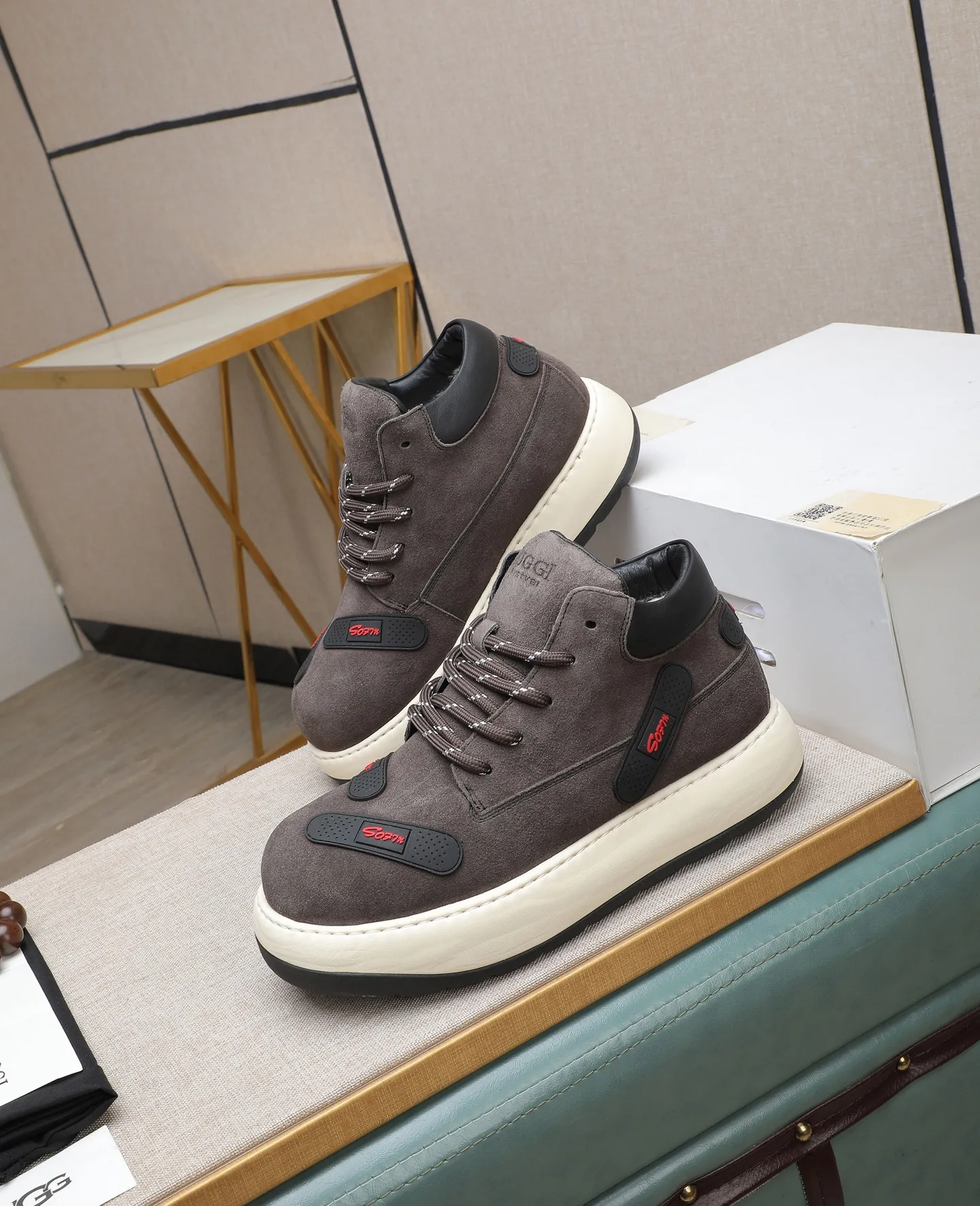 Men's shoes 💰680 IUGGI new retro presbyopia men's shoes, casual and versatile, full of high-end sense, fashionable, luxury and personalized style, joint style, retro presbyopia factor, full of handsome style, first layer suede cowhide, lining wool, rubber outsole, light and non-slip size: 39-44